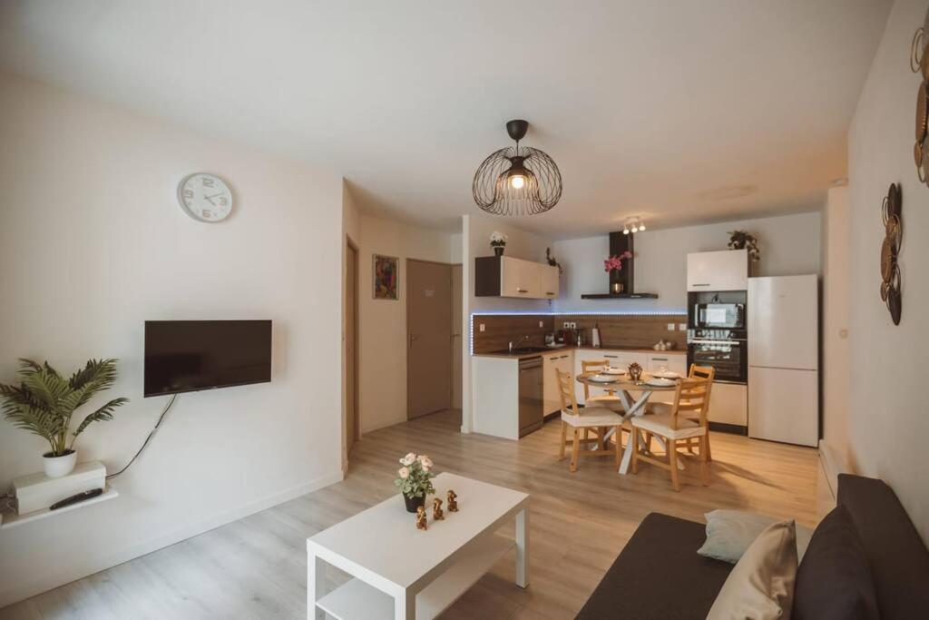 Le Cocon Manceau Apartment Льо Ман Екстериор снимка